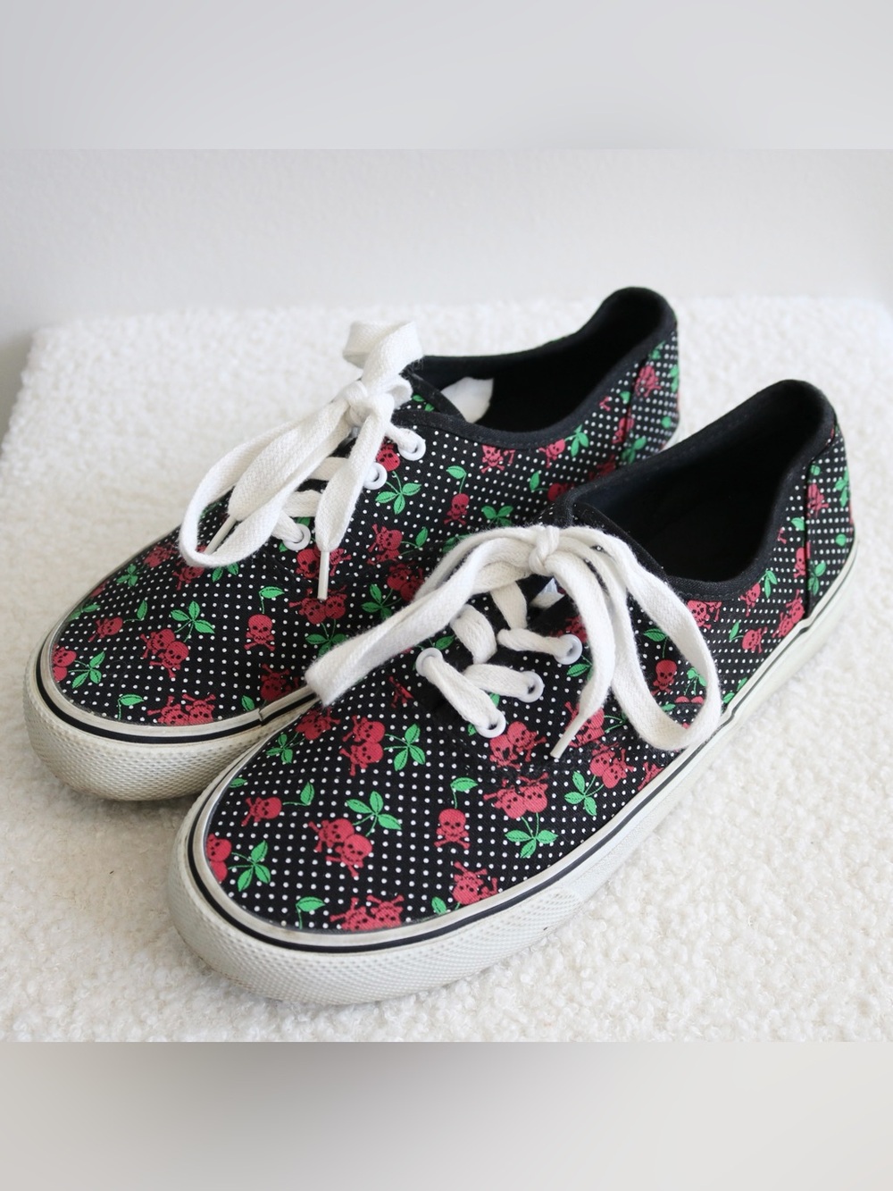Y2K Airwalk Cherry Skull Polka Dot Sneakers Size 9